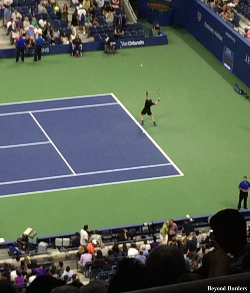 Roger Federer serving at the 2015 US Open