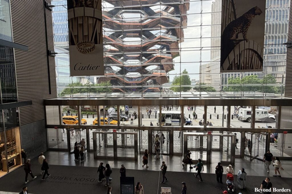 The Shops at Hudson Yards is a high-end, exceptionally clean shopping mall in NYC that has nice public bathrooms